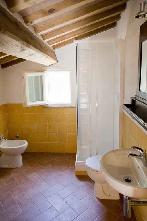 Agriturismo L'Isola Crespina Ruang foto