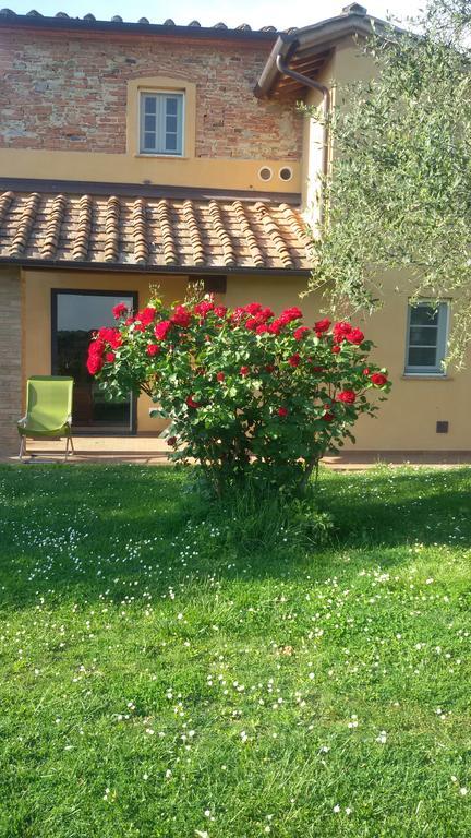 Agriturismo L'Isola Crespina Bagian luar foto